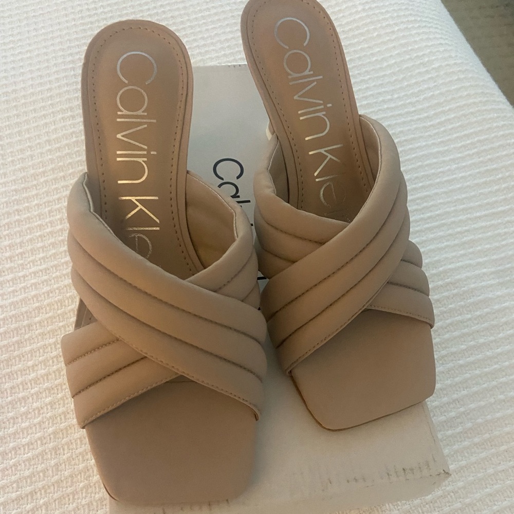 Calvin Klein Fire 2 New in box size 6